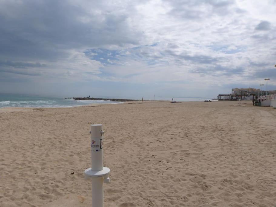 Modern Apartment In Torrevjea 200M From The Loccos Beach Torrevieja Ngoại thất bức ảnh